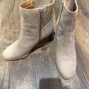 Women's Beige Suede Ankle Boots